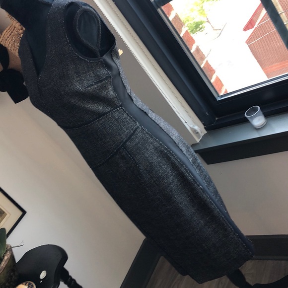 Ellie TAHARI Gorgeous Slimming Cut Dress - Picture 4 of 8